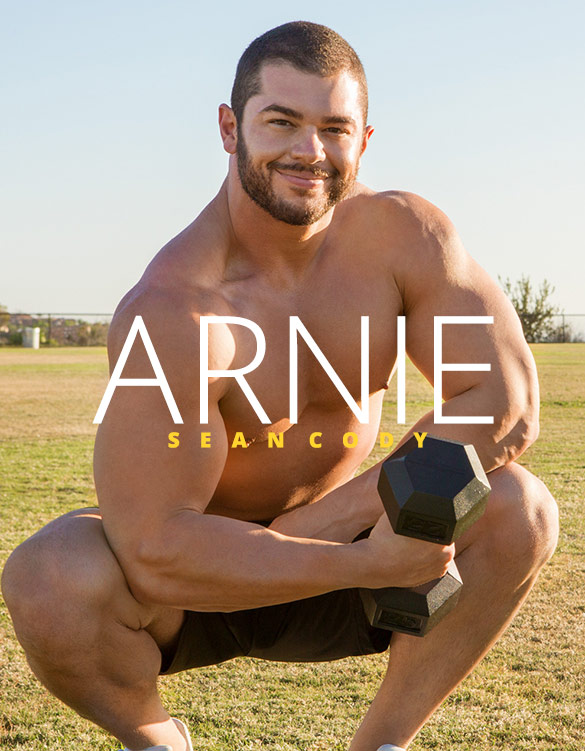 Sean Cody: Muscle hunk Arnie rubs one out